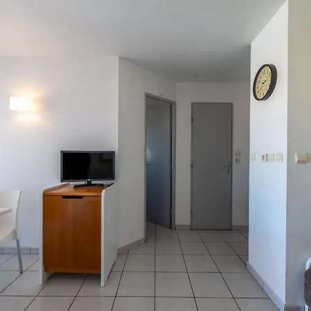 Primavera-3 By Interhome