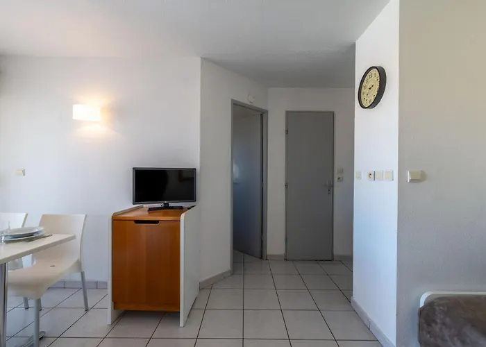 Primavera-3 By Interhome